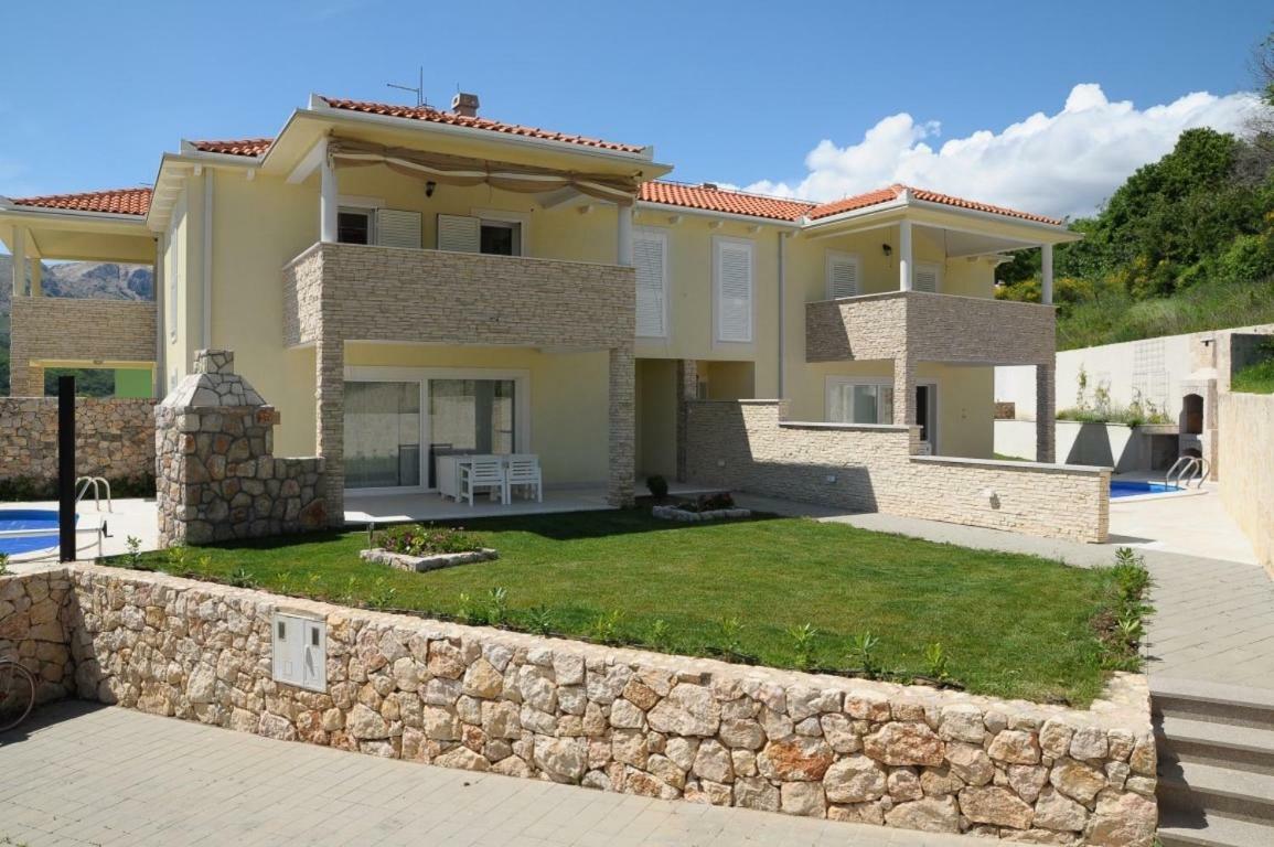 House Sunny Rock Baska 빌라 외부 사진