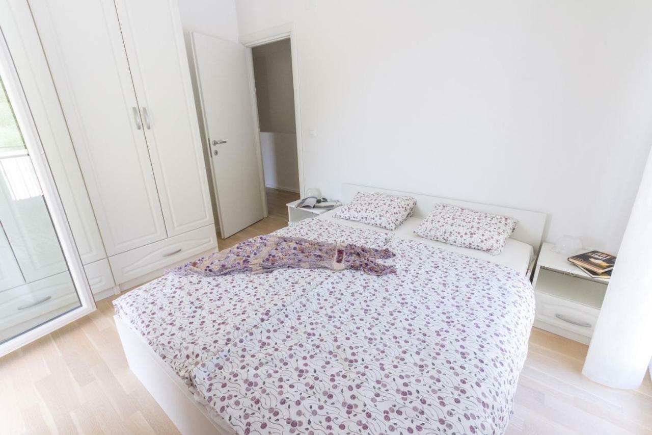 House Sunny Rock Baska 빌라 외부 사진